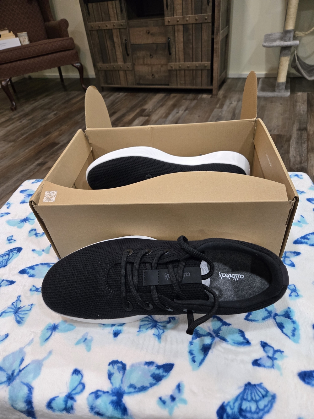 allbirds Men’s Black Knit Casual Sneakers with White Sole